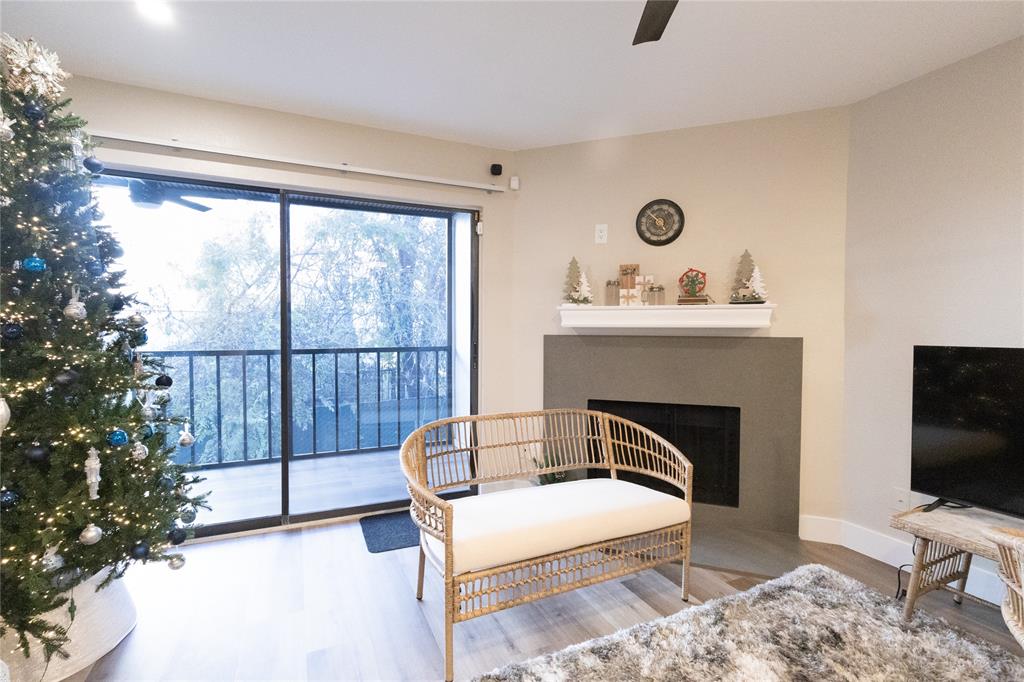 Cambridge Condo Ph 01 03 - Residential