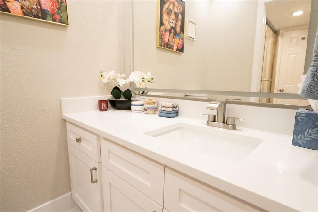 Cambridge Condo Ph 01 03 - Residential