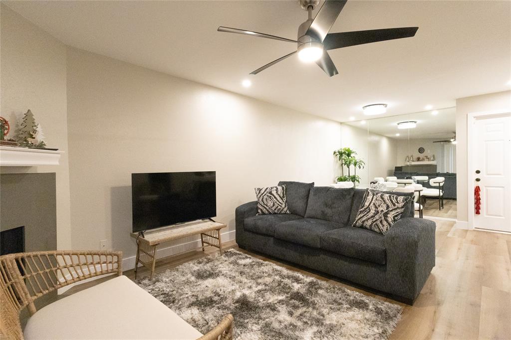 Cambridge Condo Ph 01 03 - Residential