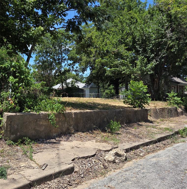 Reich Addn, Block 3, Lot Pt of 2 - Land