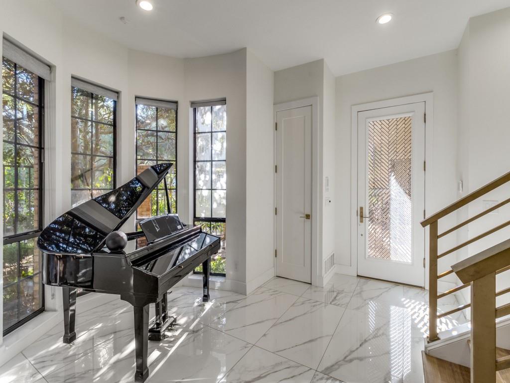 11824 Forest Lakes Lane