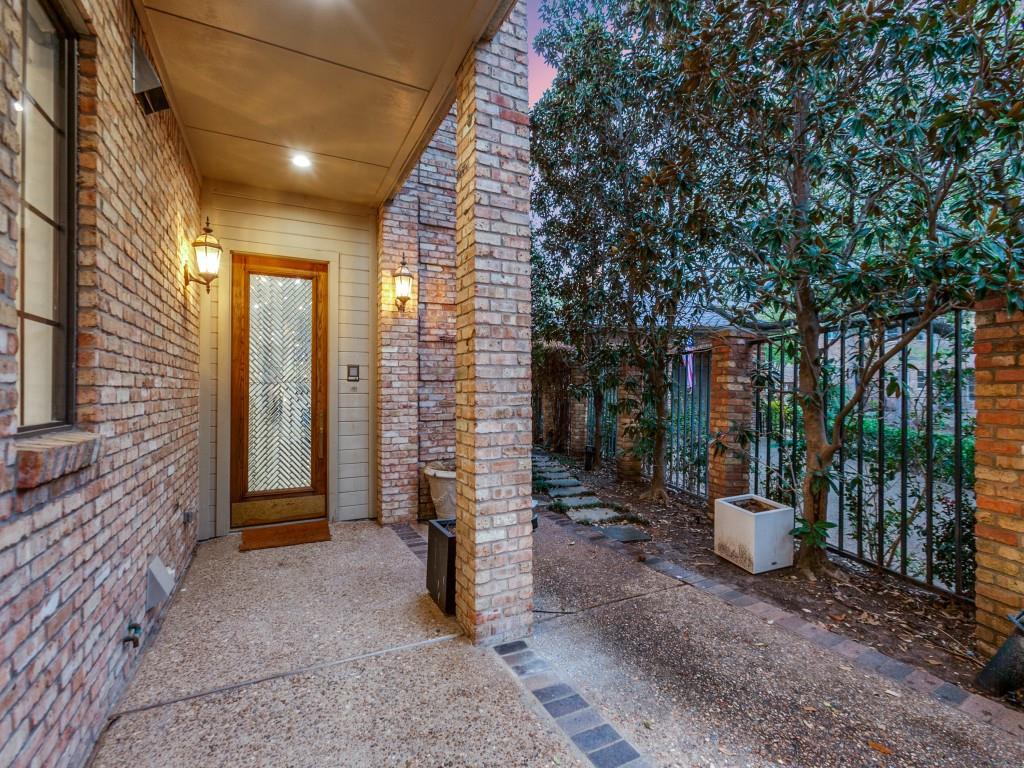 11824 Forest Lakes Lane