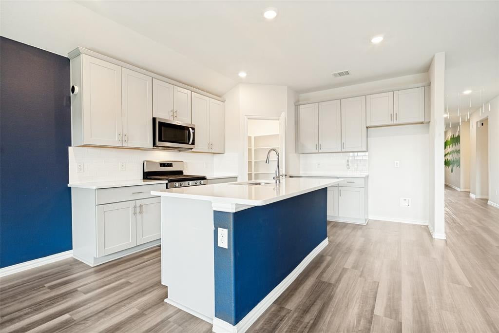 5573 Cypress Willow Bend