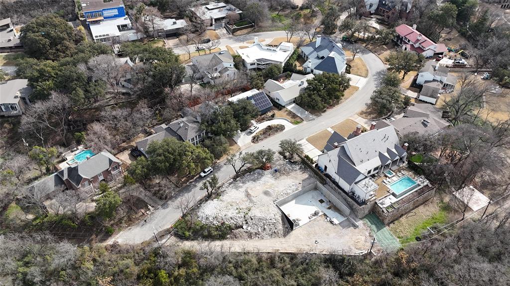 400 Hazelwood Drive W