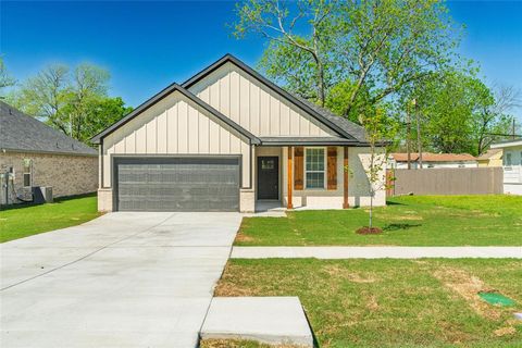 Photo of 113 N Third Street, Celeste, TX 75423 (MLS # 21231377)