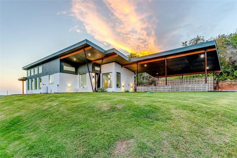 Photo of 245 Lake House Dr, Bridgeport, TX 76426 (MLS # 21258277)