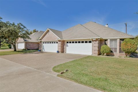 A home in Granbury