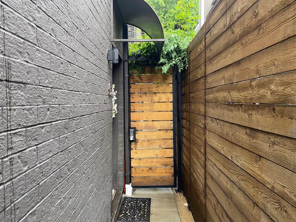 4403 Buena Vista Street 6