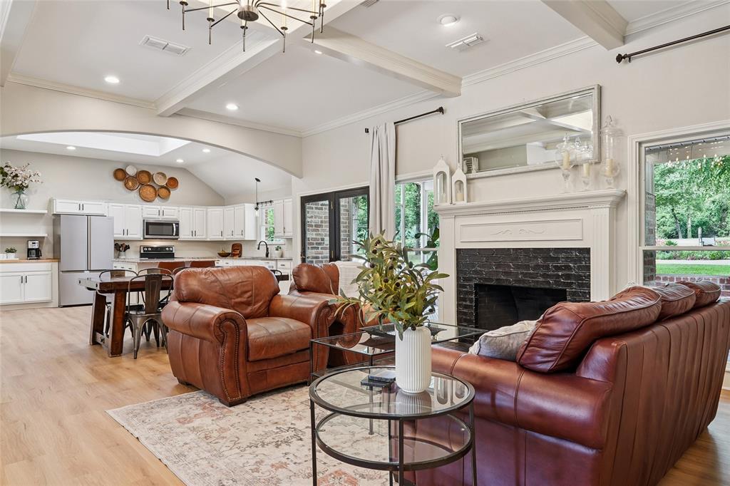 915 Skyline Drive
