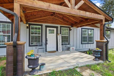 Photo of 1604 County Rd 4040, Savoy, TX 75479 (MLS # 21230187)