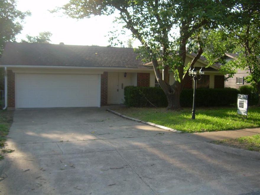 NICE UPDATED SINGLE STORY HOME,  LIVING AREA, DINING AREA, UPDATED KITCHEN AND BATHS, NICE LUXURY VINYL PLANK FLOORING,  NEW CARPET IN BEDROOMS,  TWO CAR GARAGE.  FENCED YARD...MUST HAVE TWO YEARS GOOD CURRENT  RENTAL AND TWO YEARS OF EMPLOYMENT HISTORY AND 3 X RENT FOR INCOME....,,.PLEASE USE TAR APP.... OUR APP FEE IS 50 PER PERSON...EMAIL AGENT IF YOU HAVE QUESTIONS.......THANK YOU      .........................................