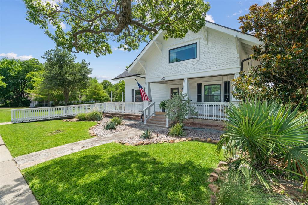 307 N Jackson Avenue