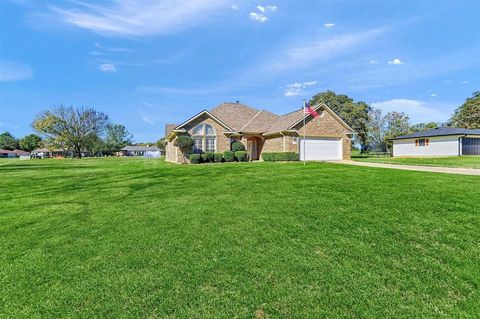 A home in Lake Kiowa