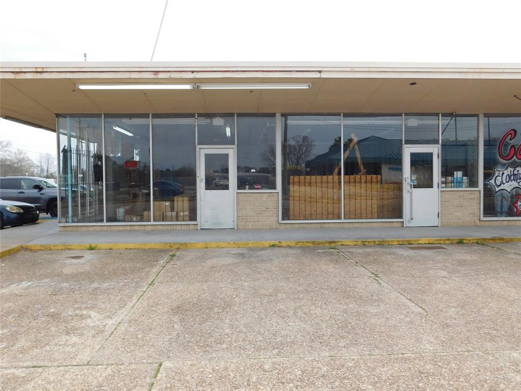 Lakeshore Heights - Commercial Lease