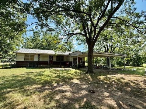 1109 N J Street Hugo OK 74743