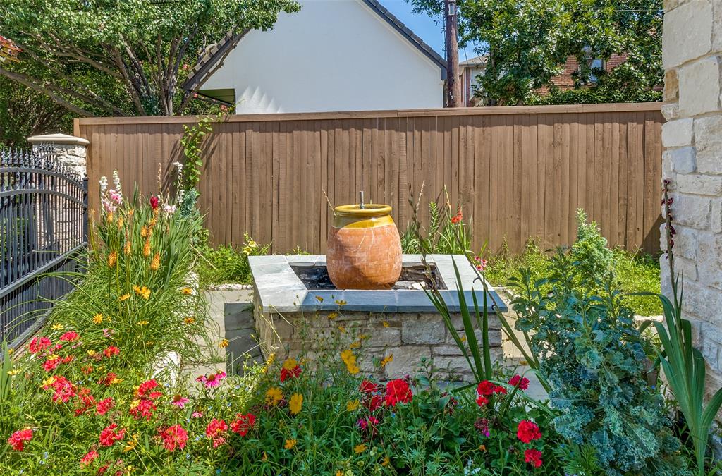 5800 Armstrong Parkway