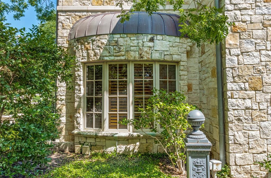 5800 Armstrong Parkway