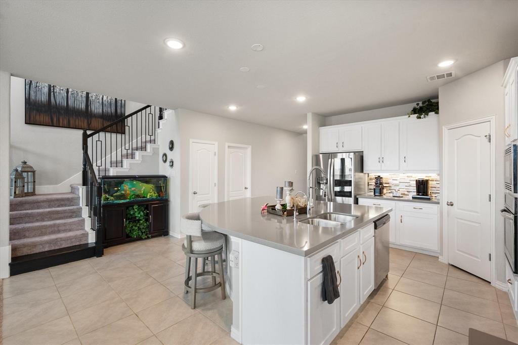 Photo of 444 Windy Knoll RD, Burleson, TX 76028 (MLS # 21300130)