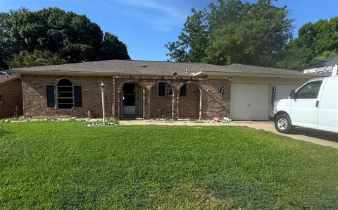 Photo of 606 Pepperidge Court, Arlington, TX 76014 (MLS # 21242684)