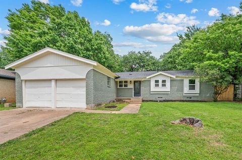 1307 Ravenwood Drive Arlington TX 76013