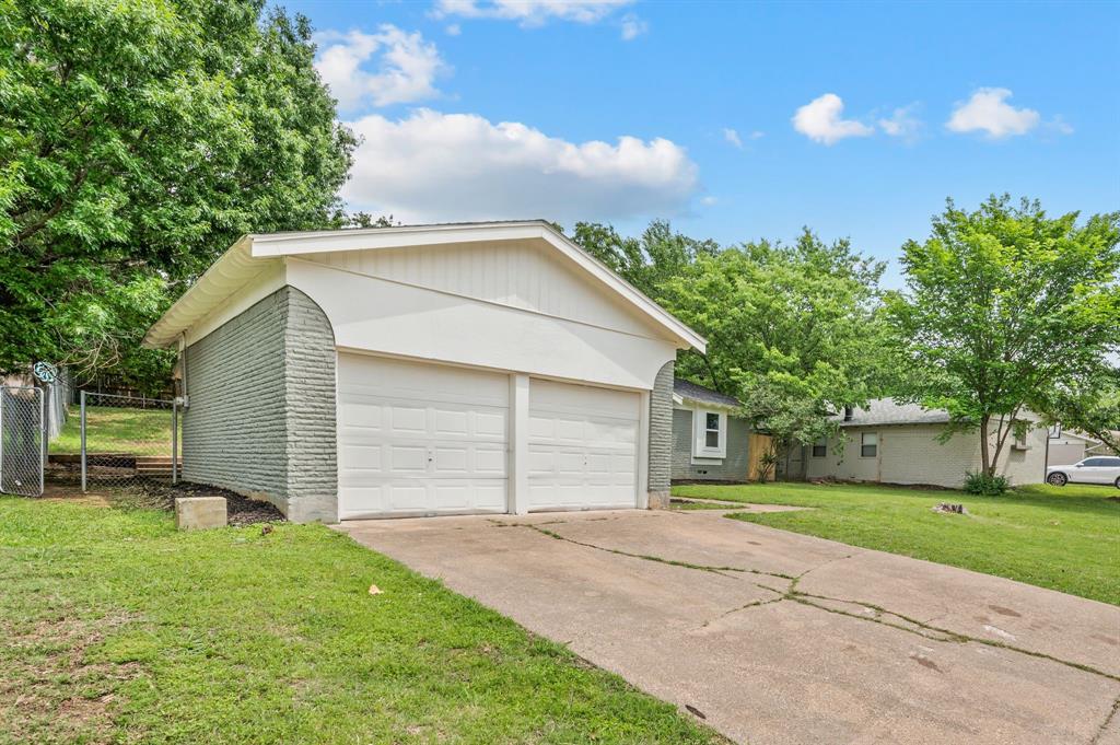 1307 Ravenwood Drive