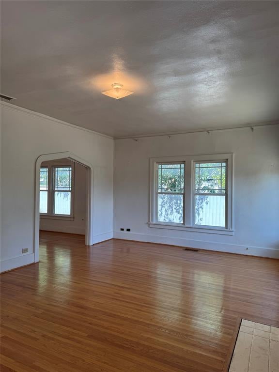 604 E 9TH Street