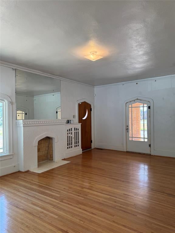 604 E 9TH Street