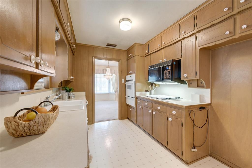 Brook Hollow Bedford - Residential