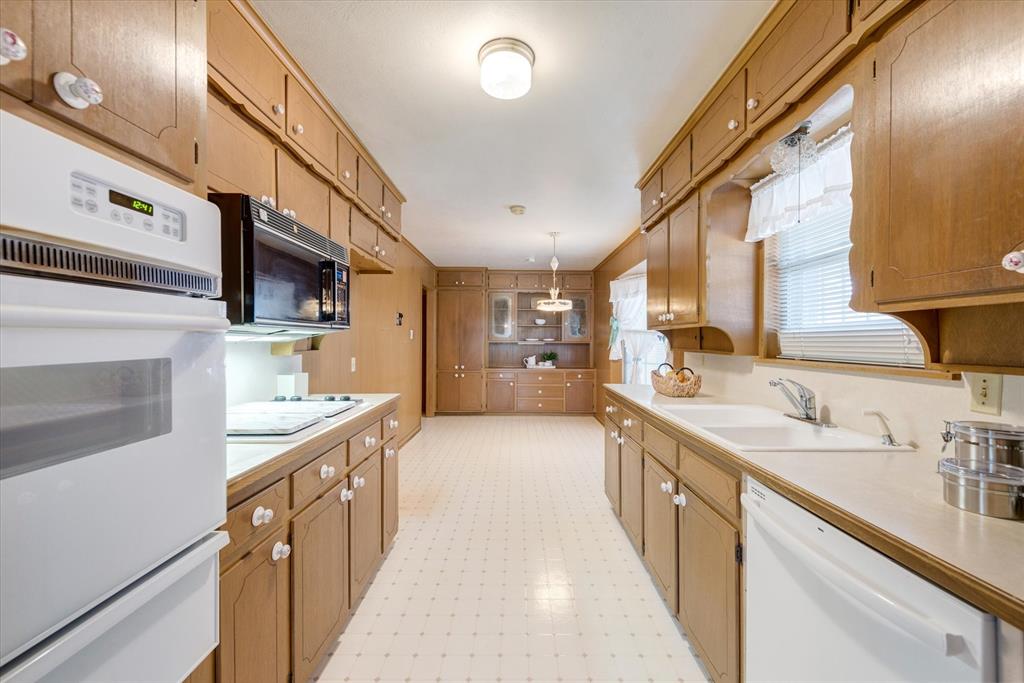 Brook Hollow Bedford - Residential