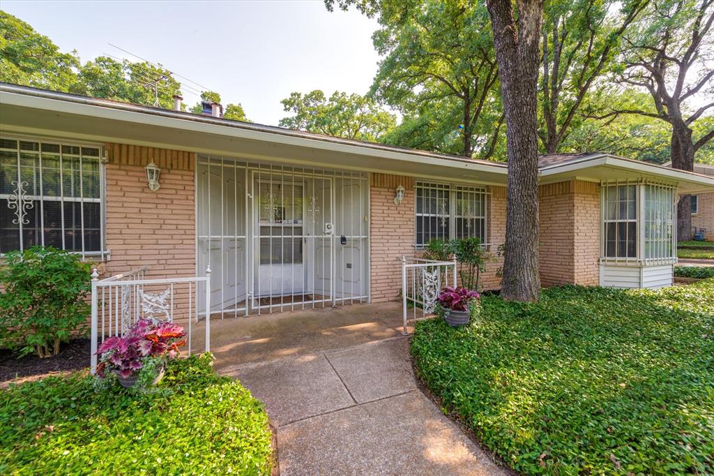 Brook Hollow Bedford - Residential