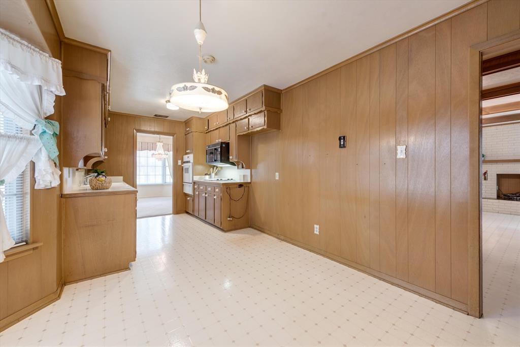 Brook Hollow Bedford - Residential