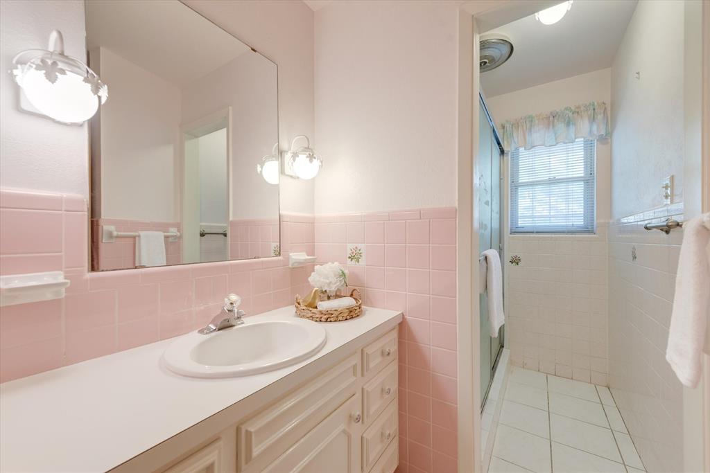 Brook Hollow Bedford - Residential