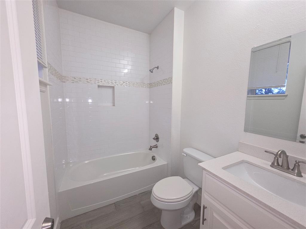 Mays Brook Spring Ave 02 - Residential