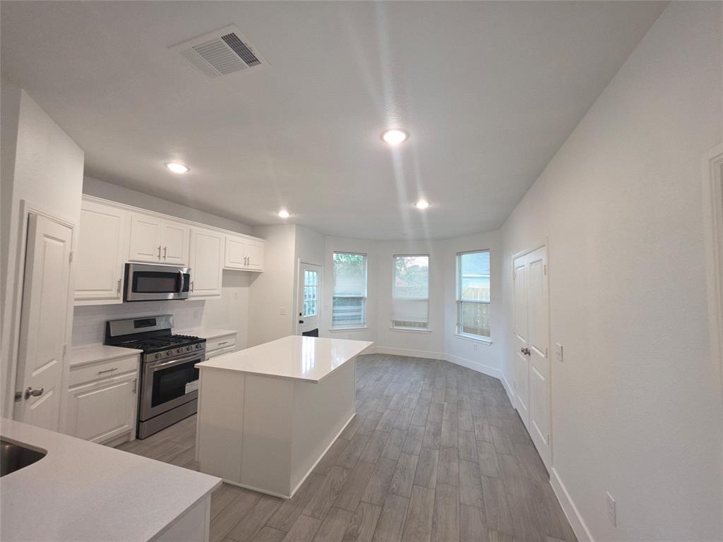 Mays Brook Spring Ave 02 - Residential
