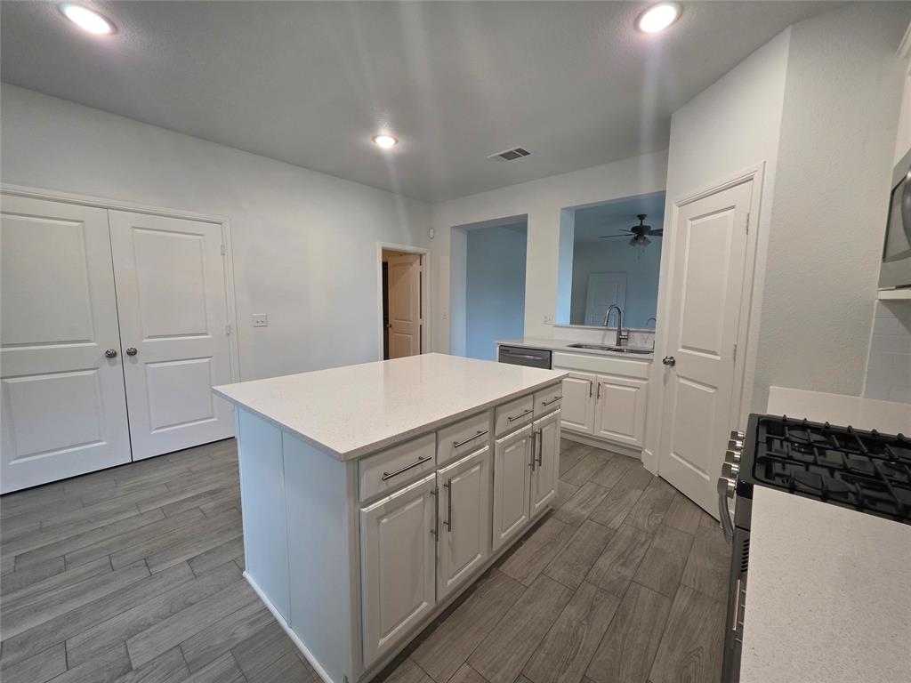 Mays Brook Spring Ave 02 - Residential