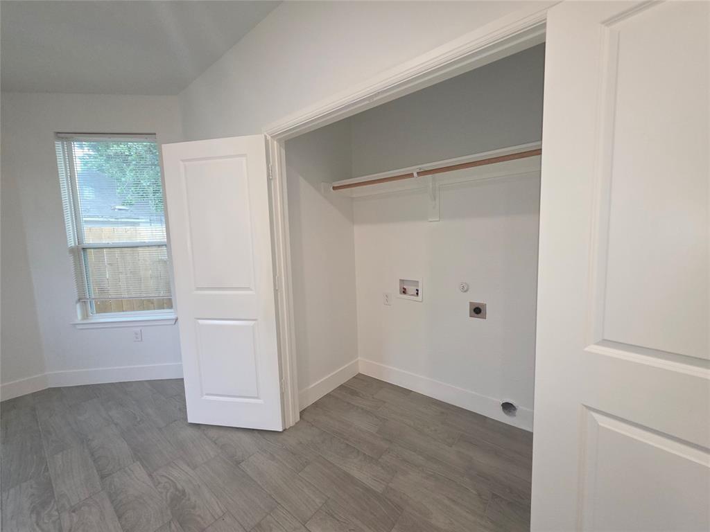 Mays Brook Spring Ave 02 - Residential