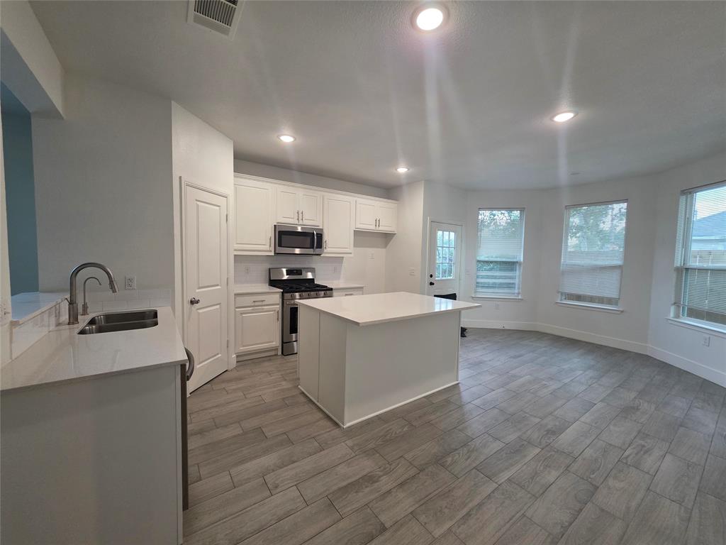 Mays Brook Spring Ave 02 - Residential