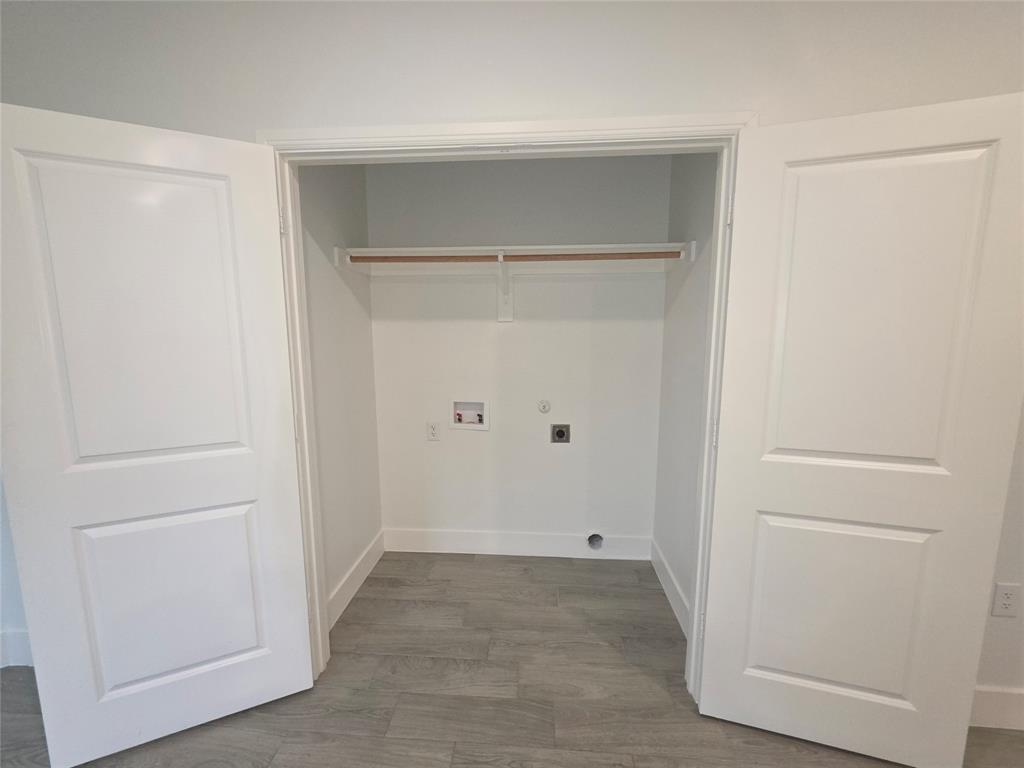 Mays Brook Spring Ave 02 - Residential