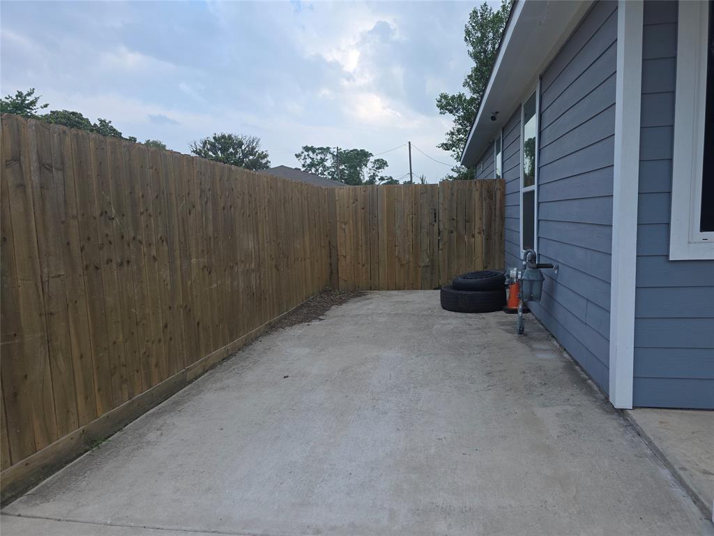 Mays Brook Spring Ave 02 - Residential