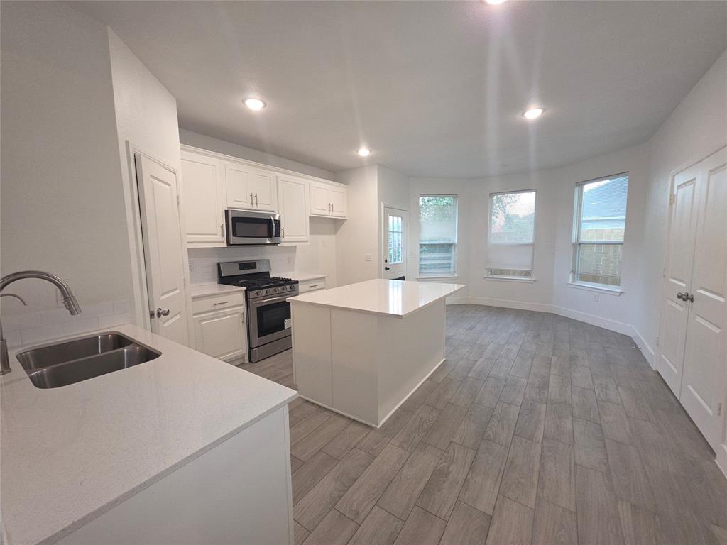 Mays Brook Spring Ave 02 - Residential