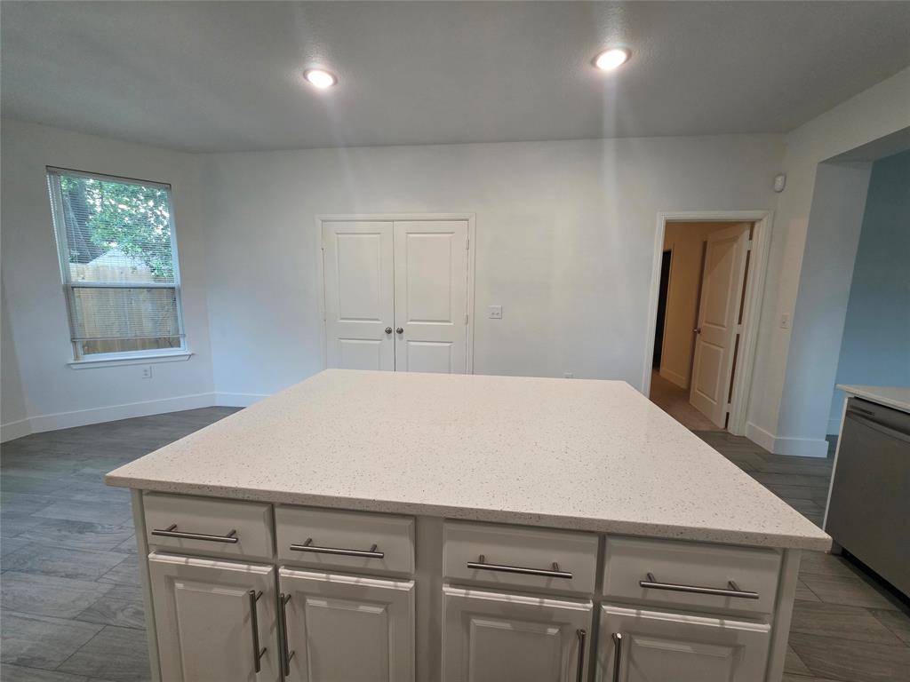 Mays Brook Spring Ave 02 - Residential