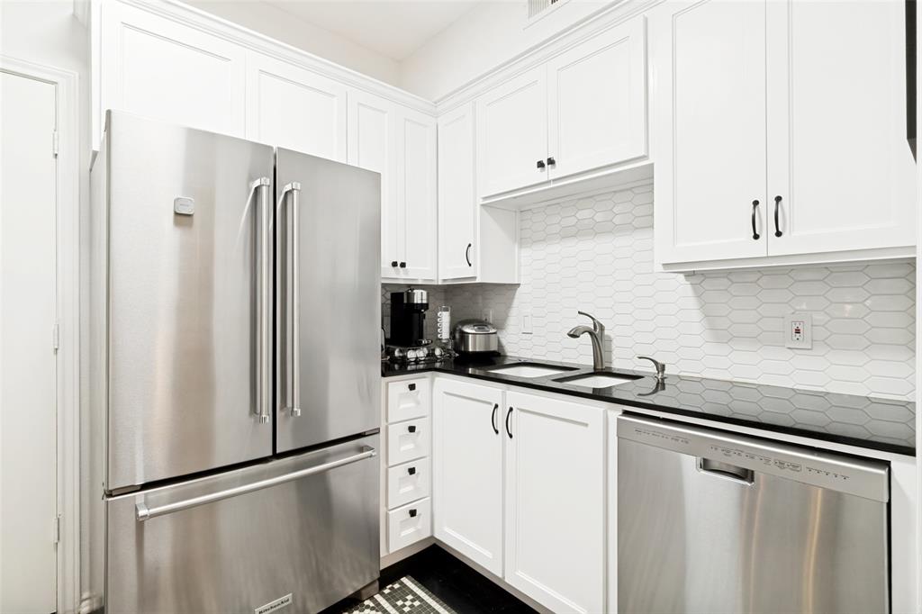 Avondale Gardens Condos - Residential