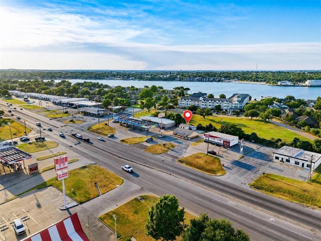 904 E US Highway 377