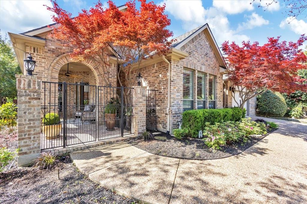 6609 Oak Hollow Lane