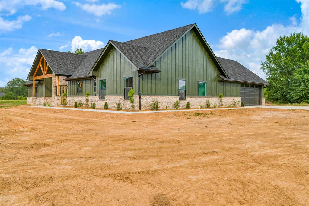 829 Private Road 44005