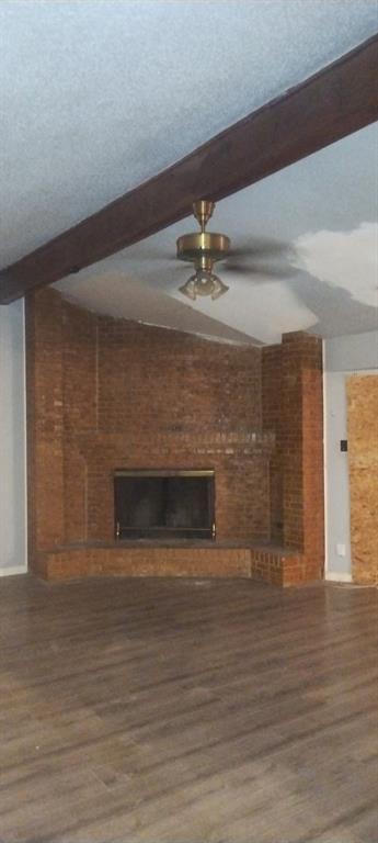 905 Pine Tree Lane