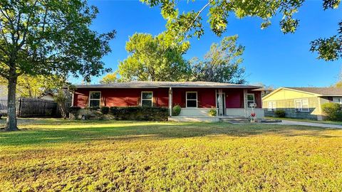 Photo of 119 Davidson Drive, Terrell, TX 75160 (MLS # 21249601)