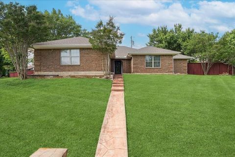 2010 Libby Lane Grand Prairie TX 75050