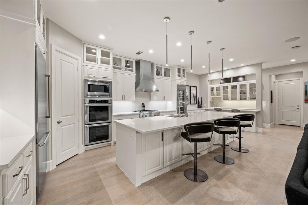 6811 Del Norte Lane