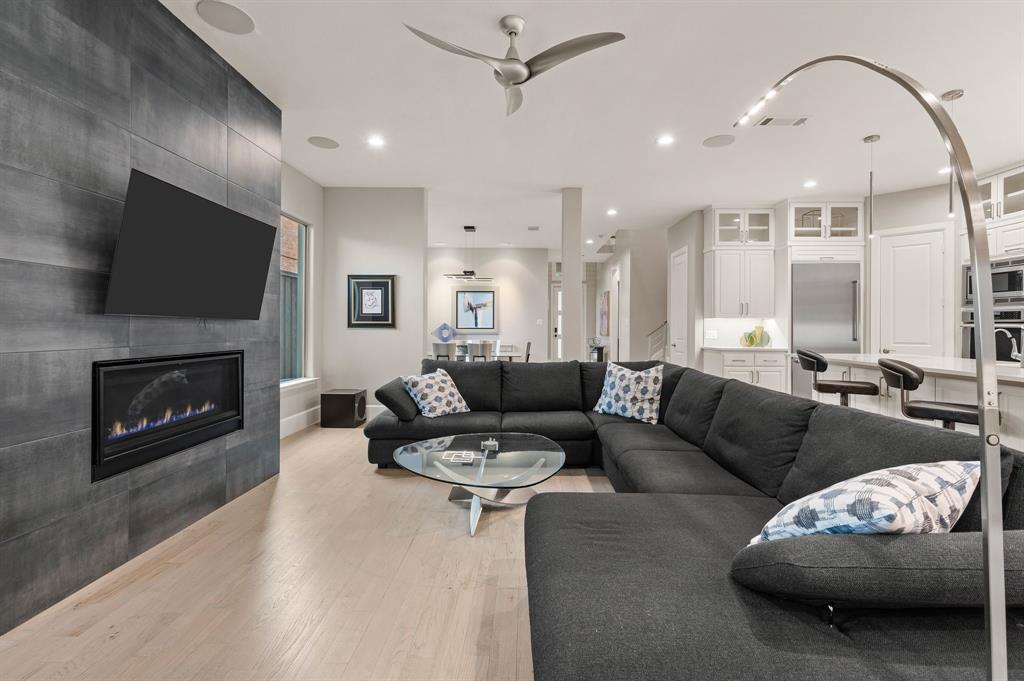 6811 Del Norte Lane